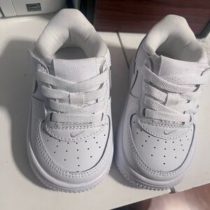 Nike All-White Sneakers 5C